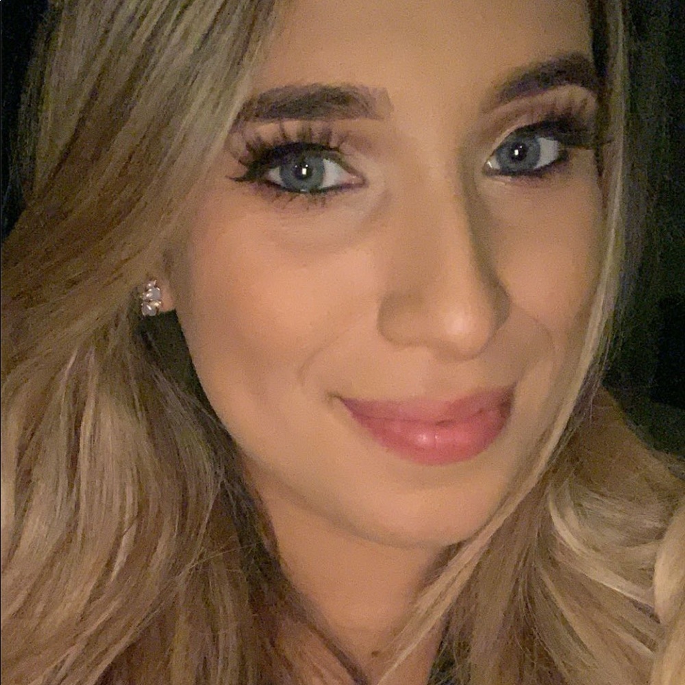 Meet your Posher, Stacy